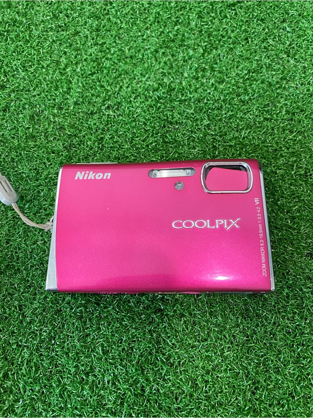 Nikon COOLPIX S51 Compact Digital Camera - Hot Pink
(Jun 026)
